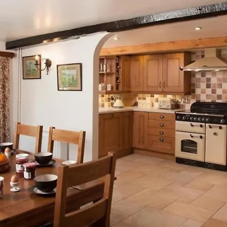 Scenic Welsh Cottage In The Brecon Beacons Crickhowell Exterior photo