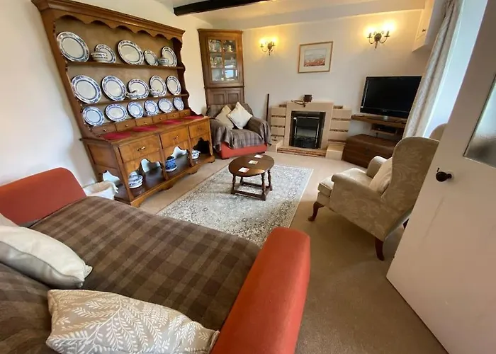 Scenic Welsh Cottage In The Brecon Beacons